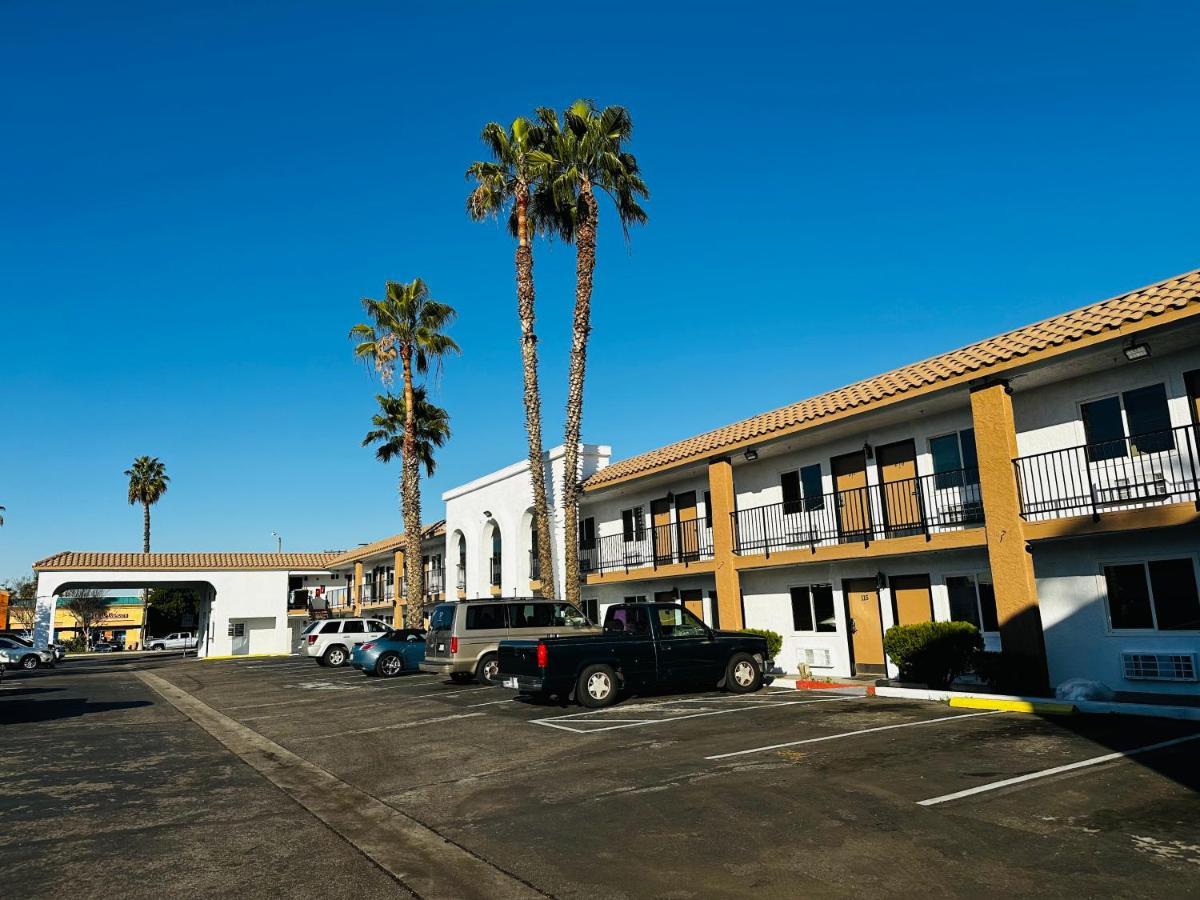 Casa Blanca Express & Suites Cypress Buena Park - Anaheim Area Ngoại thất bức ảnh