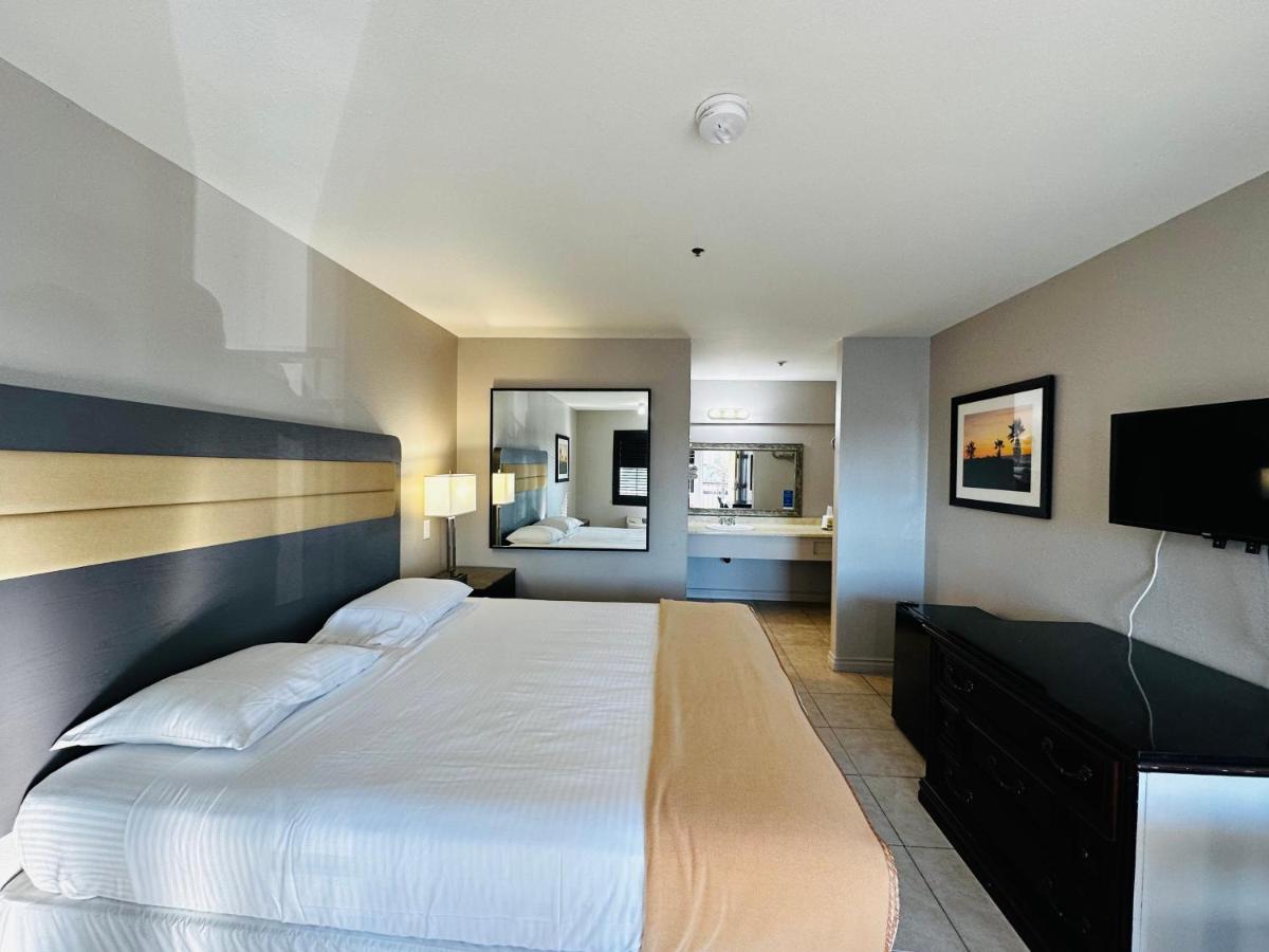 Casa Blanca Express & Suites Cypress Buena Park - Anaheim Area Ngoại thất bức ảnh
